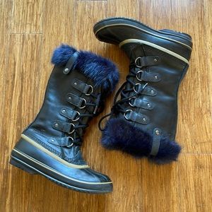 SOREL Joan of Arctic winter Snow Boot with fur - Never been worn!